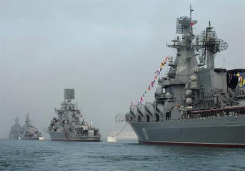 أسطول البحر الأسود الروسي يتعرض لضربة صاروخية