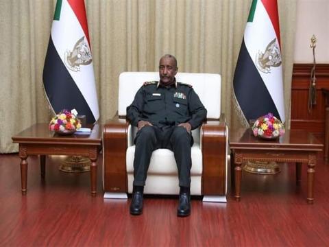 البرهان يعلن تسليح المقاومة الشعبية في السودان