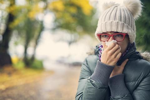 طرق طبيعية للتخفيف من أعراض نزلات البرد لدى