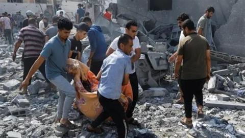 شهداء وجرحى في قصف إسرائيلي استهدف بوابة مستشفى