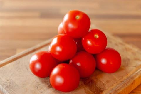 انخفاض أسعار الطماطم والبصل وارتفاع الكوسة في