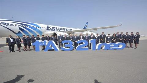 صيانة وتدريب وخدمات أرضية.. مصر للطيران تستعرض