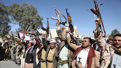الحوثيون: استهدفنا 34 سفينة إسرائيلية وأمريكية