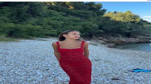 ابنة عمرو دياب تنشر صورا جريئة بملابس البحر