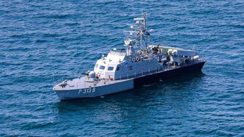 إيران تحتجز سفينتين بتهمة تهريب الوقود في الخليج