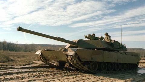 واشنطن تسلم دبابات إم 1 أبرامز إلى أوكرانيا