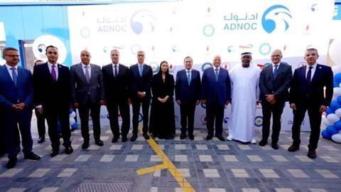 وزير البترول يفتتح أولى محطات أدنوك الإماراتية