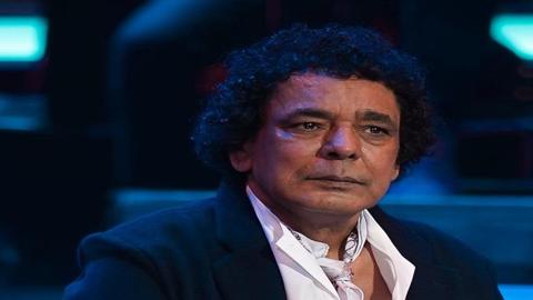 محمد منير أول الحضور في عزاء مجدي نجيب مؤلف